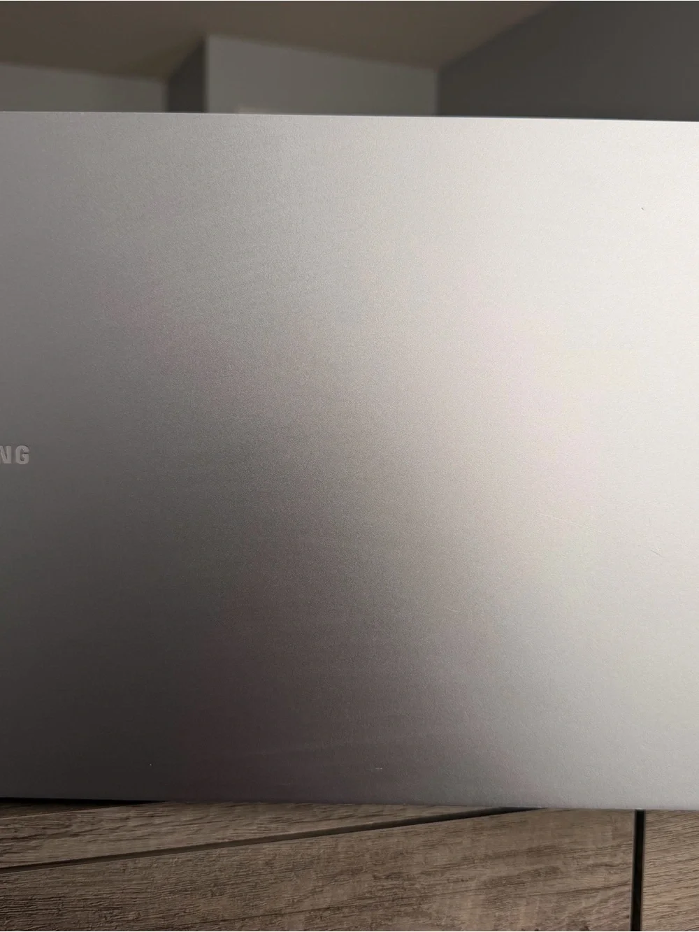 Samsung Silver Metallic Laptop Cover - Minimalist Design